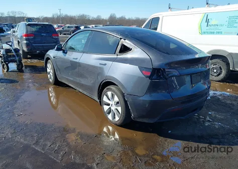2023 Tesla Model Y Awd/Long Range Dual Motor All-Wheel Drive z USA, uszkodzony, nr VIN 7SAYGAEE4PF850527